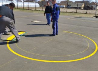 Ismét színes lett a zákányszéki iskolaudvar pályája