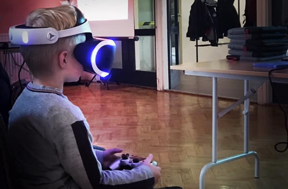 Fiatalok és idősek együttesen léptek be a virtuális világba a mórahalmi GameTour-on