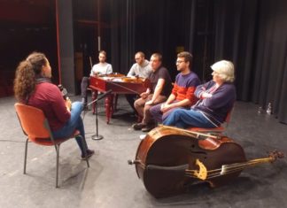 Egyre szélesebb körben terjeszti a „folkkórt” a Rézhúros Banda (VIDEO)