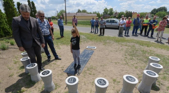 Napórás teret avattak Zsombón