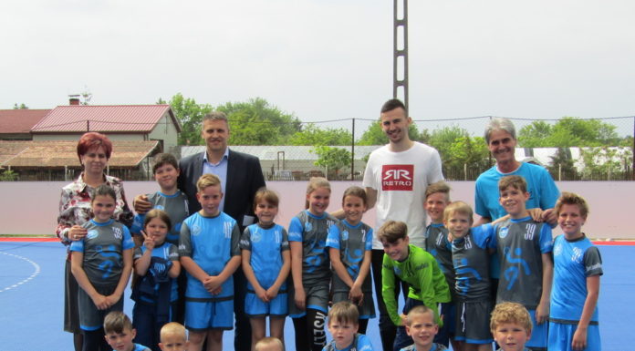 MOL PICK Szeged-játékos avatta fel az új pályát Pusztamérgesen