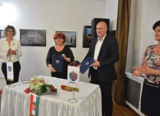 A szó szoros értelmében testvértelepülés lett Sándorfalva és Algyő