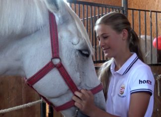 Miniszteri kitüntetésben részesült Kis Lizanna, mórahalmi díjugrató