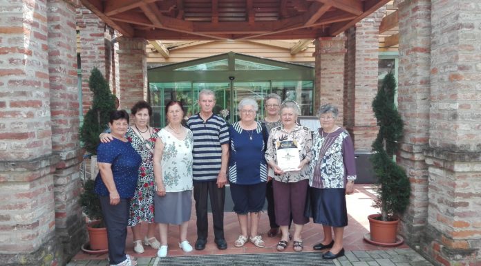 Kiemelt Arany minősítésben részesültek a zákányszéki Kék Nefelejcs Nyugdíjas Klub Tagjai