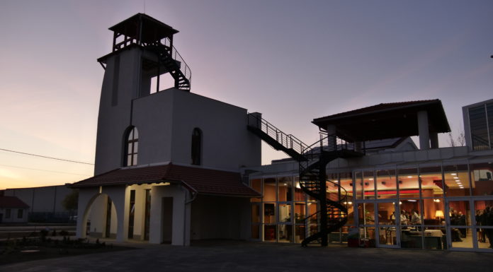 Kiállítás, One Night koncert és Vásári Ricsaj – A Kolo Központ hétvégi porgramjai