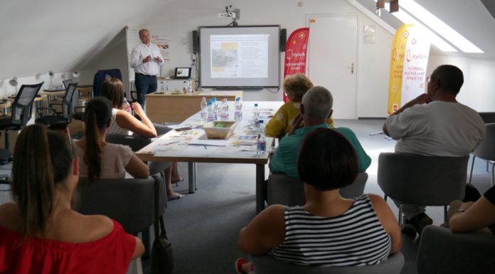 Ingyenes képzési lehetőségek vállalkozóknak és munkavállalóknak Mórahalmon