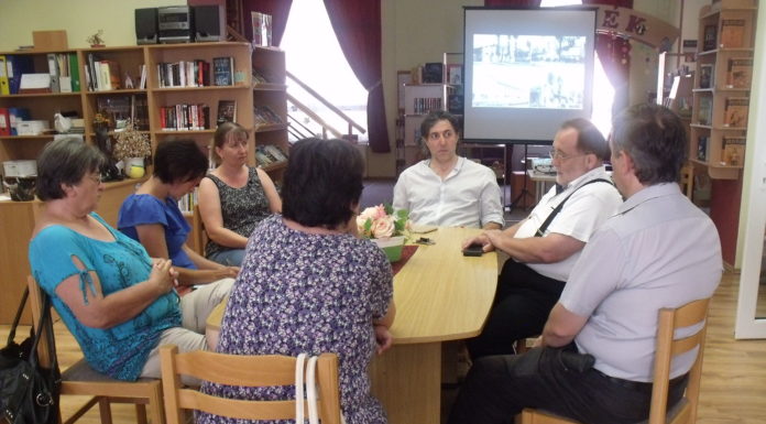 Egymás szemével – Bemutatkozások, élménybeszámolók, baráti beszélgetések a mórahalmi városi könyvtárban