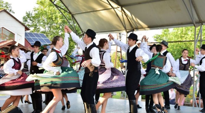 Táncosok találkoztak Ruzsán