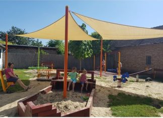 Új, árnyékos játszóteret kaptak a röszkei gyerekek