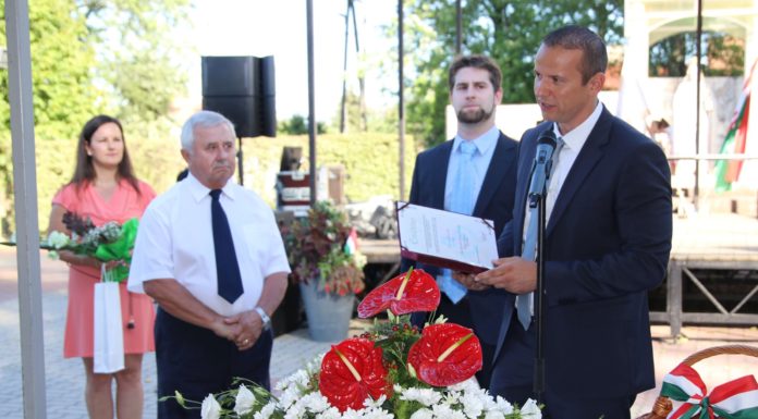 Átadták Ásotthalom kitüntető címeit – A legjobb borokat is díjazták
