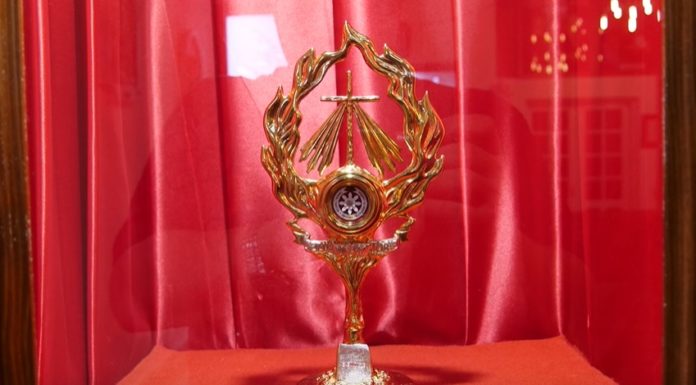 Szentek ereklyéi gazdagítják Ruzsa templomát – VIDEÓ