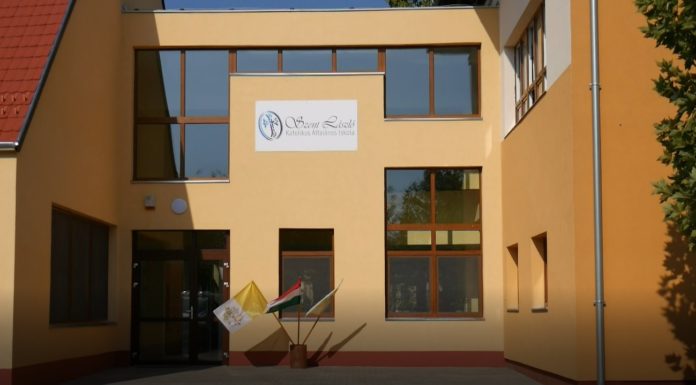 Új épületszárnnyal gazdagodott a Mórahalmi Szent László Katolikus Általános Iskola