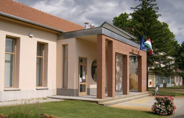A hétvégén Mórahalmon is nyitva lesz a kormányablak