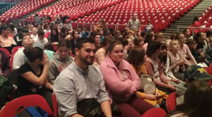 Légy hálás azért, amid van – Mórahalmi diákok is élőben hallgathatták Nick Vujicic előadását