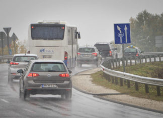 Életveszélyes az autósztráda felett átbiciklizni a bajai úton – nem csak a domaszékieket érinti