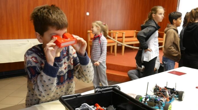 A jövő technikai eszközeivel ismerkedhettek a röszkei lakosok