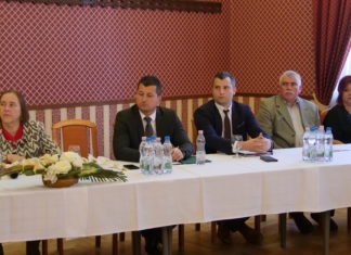 Mórahalmon tartottak konferenciát a harminc éves falu- és tanyagondnoki szolgálat évfordulója alkalmából