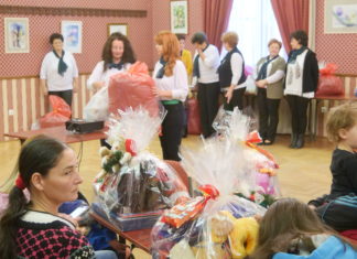 Jótékonysági csomagosztás Mórahalmon