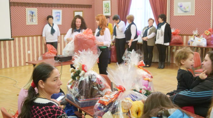 Jótékonysági csomagosztás Mórahalmon