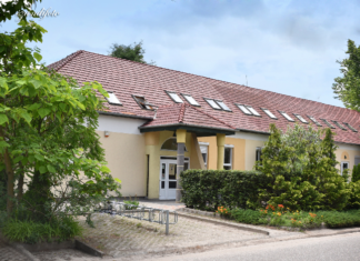 Fizika-kémia szakos tanárnő lett az év iskolai dolgozója Zsombón