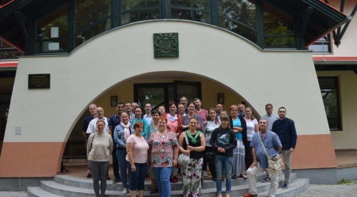 Filmvetítést és fotókiállítást is szervez a mórahalmi Kapocs Népfőiskola