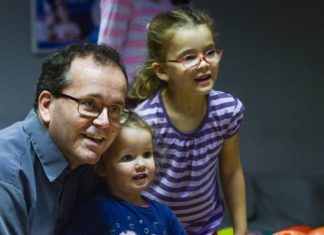 Hitoktató, főállású apa és újságíró a mórahalmi Márton Gábor