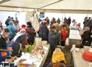 Senki sem maradt éhes Sándorfalván – Megtartották a hagyományos Disznótor(k)ost