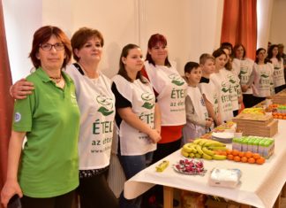 Ételt az Életért Alapítvány Ruzsán – Ételosztással és műsorral várták a rászoruló családokat