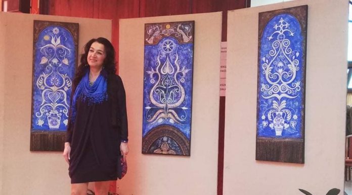 Megnyílt Mórhalmon Dávid Júlia festőművész „Égen és Földön” című kiállítása