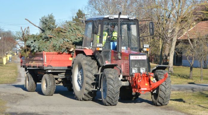 Nagy segítség az új traktor Sándorfalván