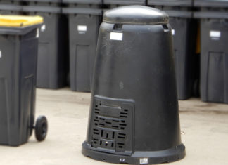 Ingyenes komposztáló edények a lakosságnak Röszkén