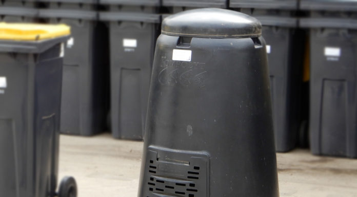 Ingyenes komposztáló edények a lakosságnak Röszkén