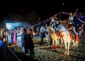 Az eredeti időpontokban tervezik megtartani a lovas színházi előadásokat Mórahalmon