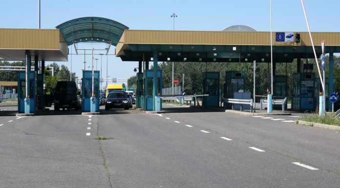 Mit vihetünk egy külföldi nyaralásra magunkkal? – Szabályok és hasznos tudnivalók a nyári utasforgalomra vonatkozóan