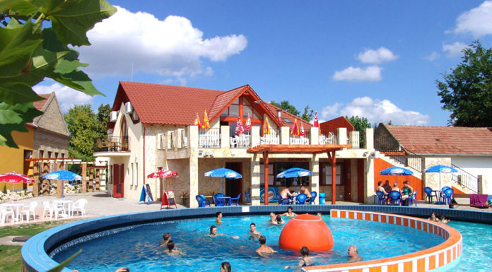 A homokháti lakosságnak kedveznek a mórahalmi fürdőben