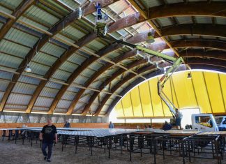 A színpad mellett a nézőtér is megújul a mórahalmi lovas színházban