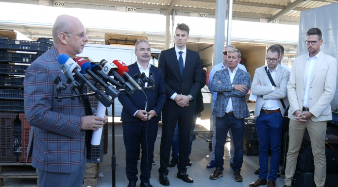 Az agrárminiszter támogatja a homokháti termelőket – Több milliárdos öntözésfejlesztés és csomagoló üzem valósul meg Mórahalmon