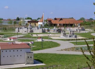 A látogatói visszajelzések alapján is élményt nyújt a mórahalmi Ezer Év Parkja