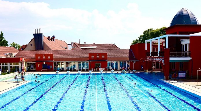Városkártyával augusztus 31-ig ingyen léphetnek be a mórahalmiak a fürdőbe