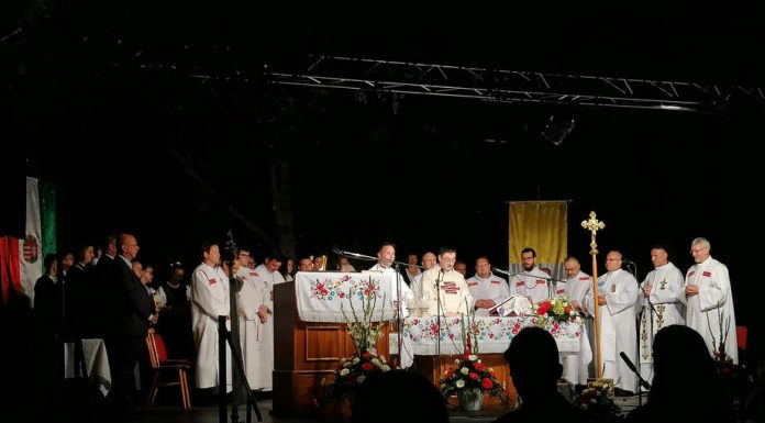 Együtt ünnepelte a Homokhátság a Szent István Kenyere Búcsút Mórahalmon