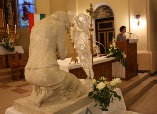 Gondolatok a „MEG NEM SZÜLETETT GYERMEK” szobra előtt – Előadás az élet védelméről