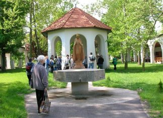 Ismét gyalogos zarándoklat indul Pálosszentkútra a Kisboldogasszony napi búcsú alkalmából