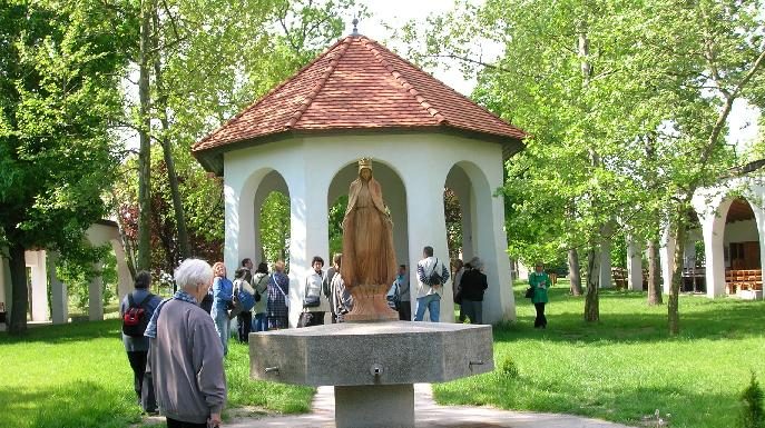 Ismét gyalogos zarándoklat indul Pálosszentkútra a Kisboldogasszony napi búcsú alkalmából