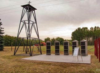 Átadták az új urnafalat az öttömösi temetőben