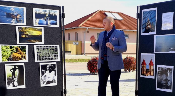 Helyi fiatalok képeiből nyílt fotókiállítás az Ezer Év Parkjában