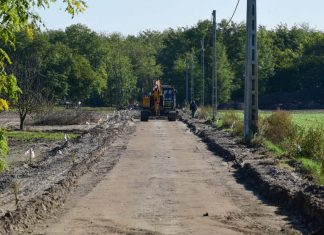 Évek óta várnak az aszfaltútra Ruzsán