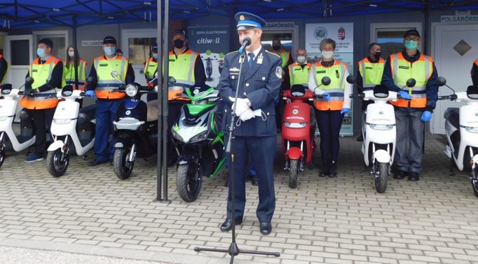 Robogókat és kerékpárokat kaptak a Csongrád-Csanád megyei polgárőrök