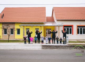 Birtokba vehették a gyerekek az új bölcsődét Ruzsán (VIDEÓ)