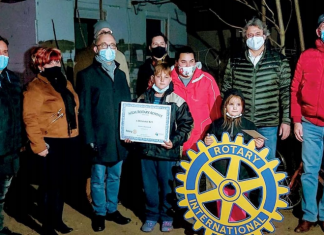 Sándorfalván három család kapott karácsonyi ajándékot a rotaristáktól