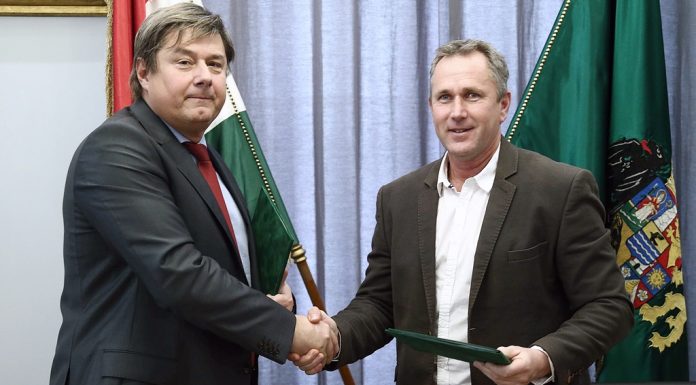 Együttműködési megállapodást kötött a Csongrád-Csanád Megyei Önkormányzat és a Szegedi Tudományegyetem